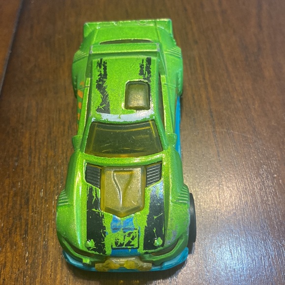 Hot Wheels Rally Cat - Picture 2 of 6